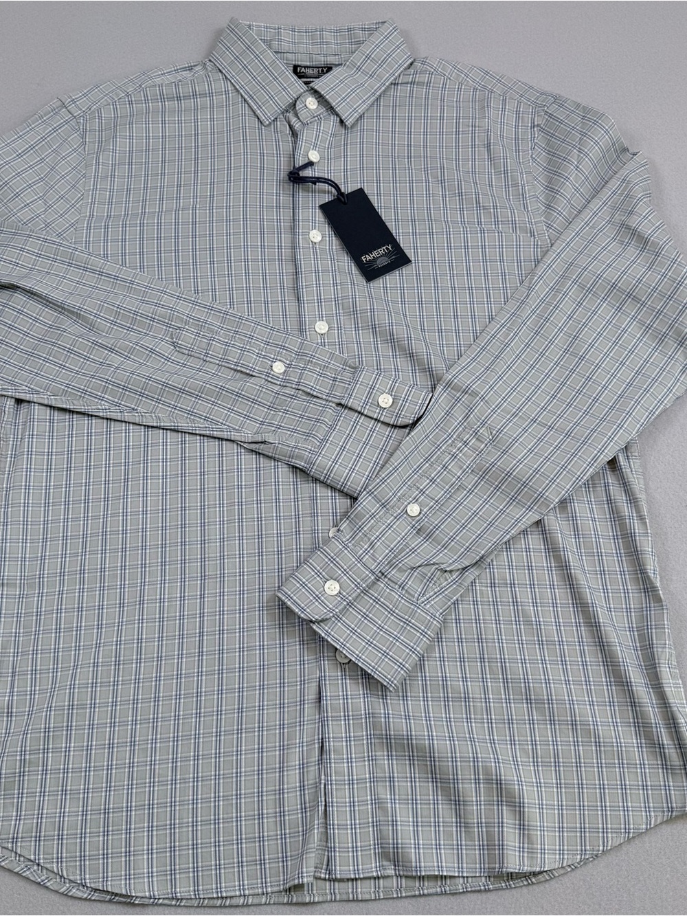 Faherty The Movement Shirt Plaid Button Down in Sage Green & Blue Size Medium NW